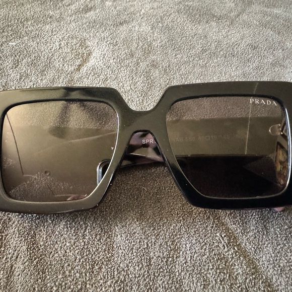 Pre-Owned Prada Sunglasses - Picture 1 of 4